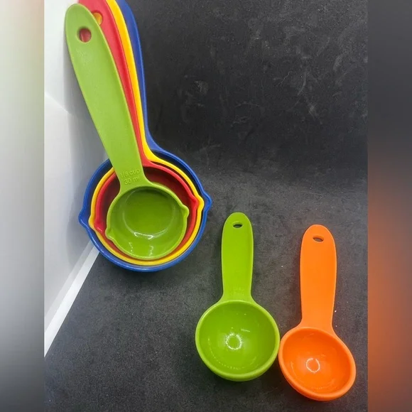 🥰 4/$25 - Colorful Measuring Cups Set - Picture 1 of 7